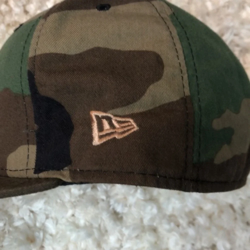 New Era U Hat | Size 7 5/8
